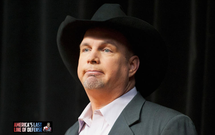 Garth Brooks is Quitting Country Music: “I Don’t Fit In Anymore”